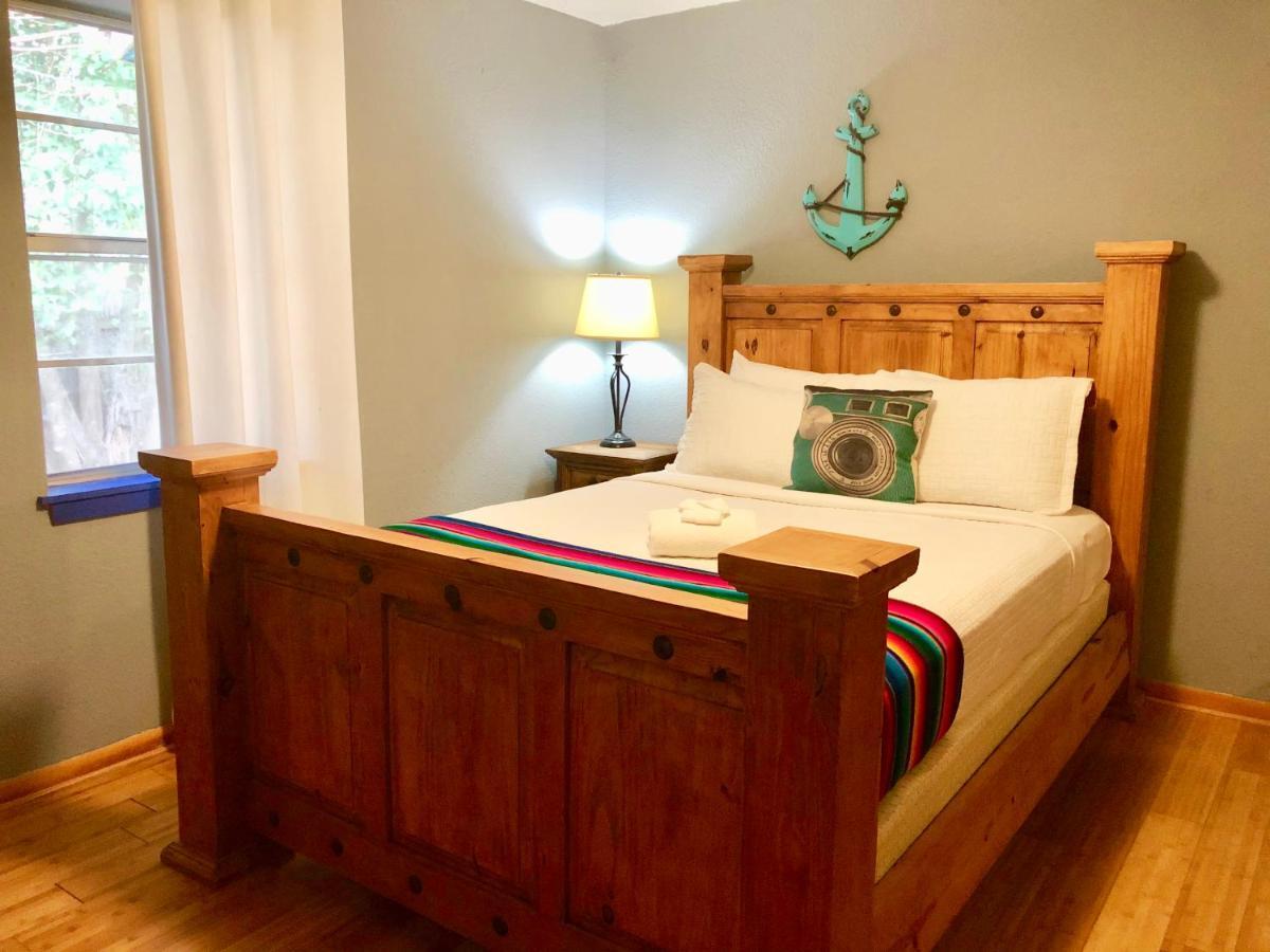 The Cove Bnb Hudson Bend Bagian luar foto
