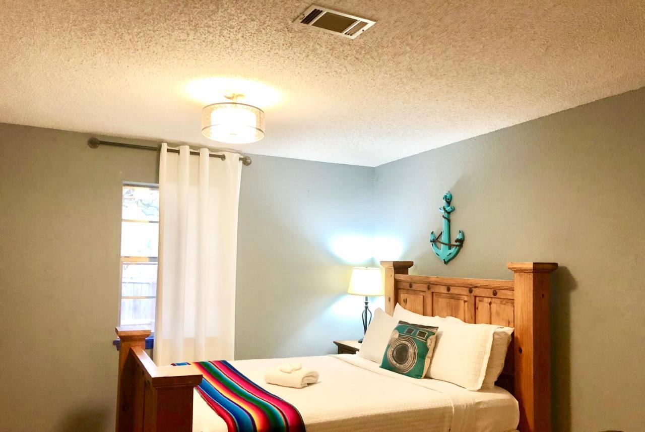 The Cove Bnb Hudson Bend Bagian luar foto