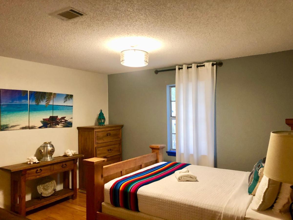 The Cove Bnb Hudson Bend Bagian luar foto