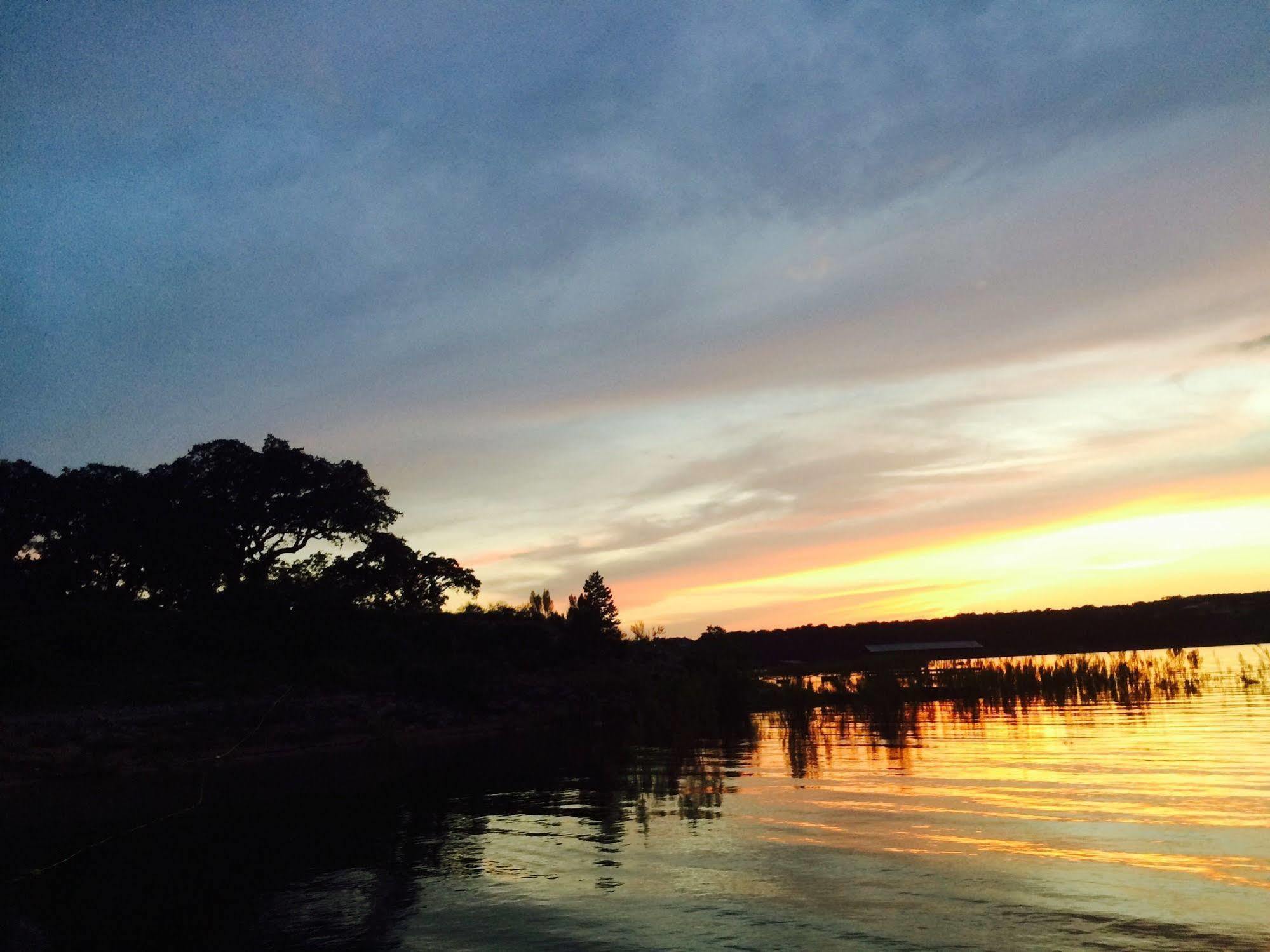 The Cove Bnb Hudson Bend Bagian luar foto
