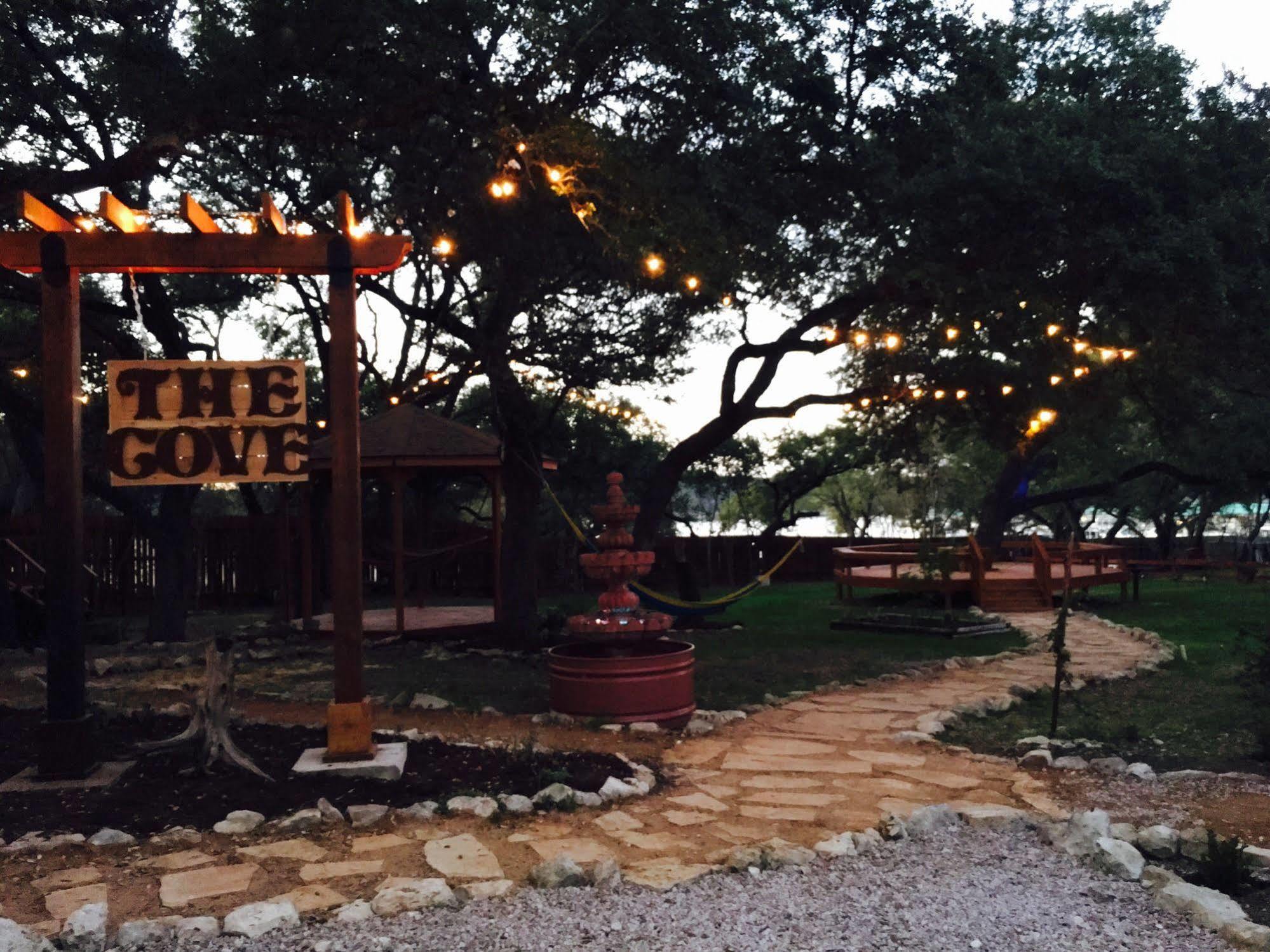 The Cove Bnb Hudson Bend Bagian luar foto