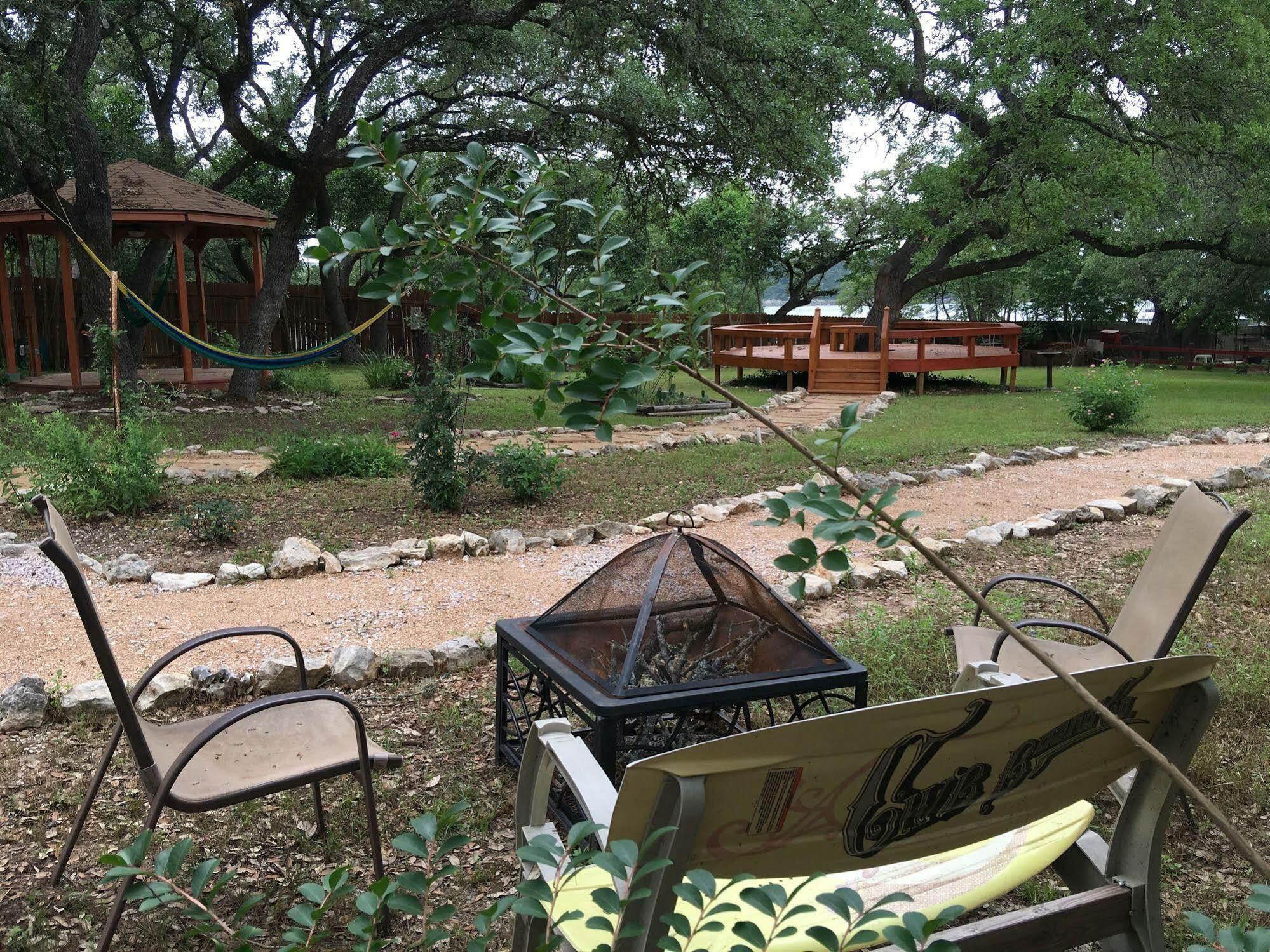 The Cove Bnb Hudson Bend Bagian luar foto