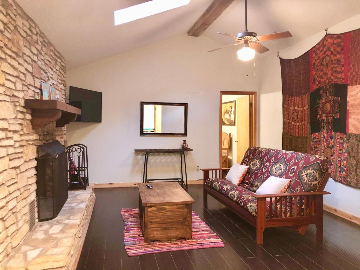 The Cove Bnb Hudson Bend Bagian luar foto