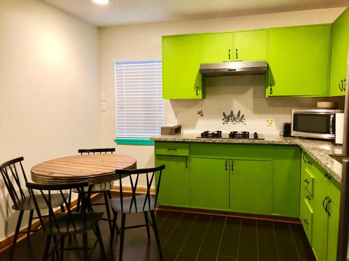 The Cove Bnb Hudson Bend Ruang foto