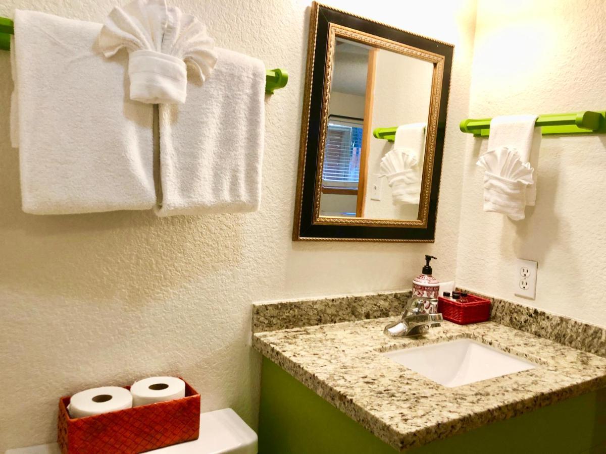 The Cove Bnb Hudson Bend Bagian luar foto